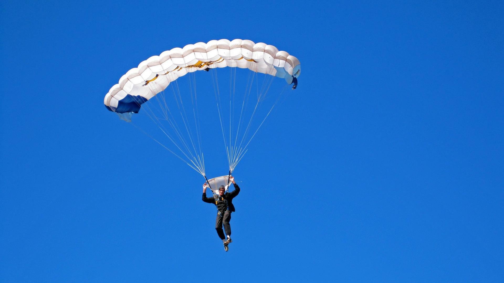 “萨尔·巴赫:南非橄榄球的希望,点燃全队士气”